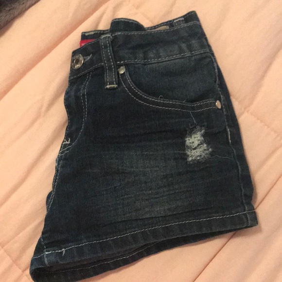 Shorts - Picture 3 of 3